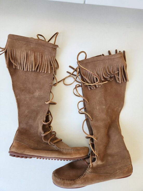 Minnetonka Shoes - Minnetonka Brown Suede Lace-Up Knee-High Fringe Moccasin Boots Festival Hippie
